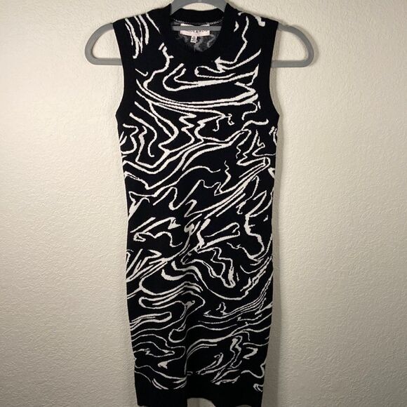 NWT Willow & Wind Wave Printed Dress size Small - Picture 1 of 7
